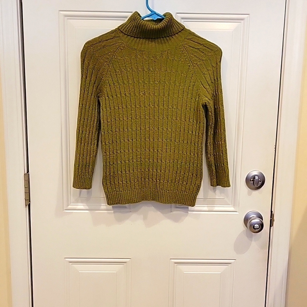 LADIES Green turtleneck sweater